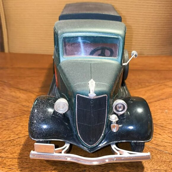 Solido Ford V8 Pick Up 1936 Coca-Cola Green & Black Model Truck 1/19 Scale - Picture 2 of 8